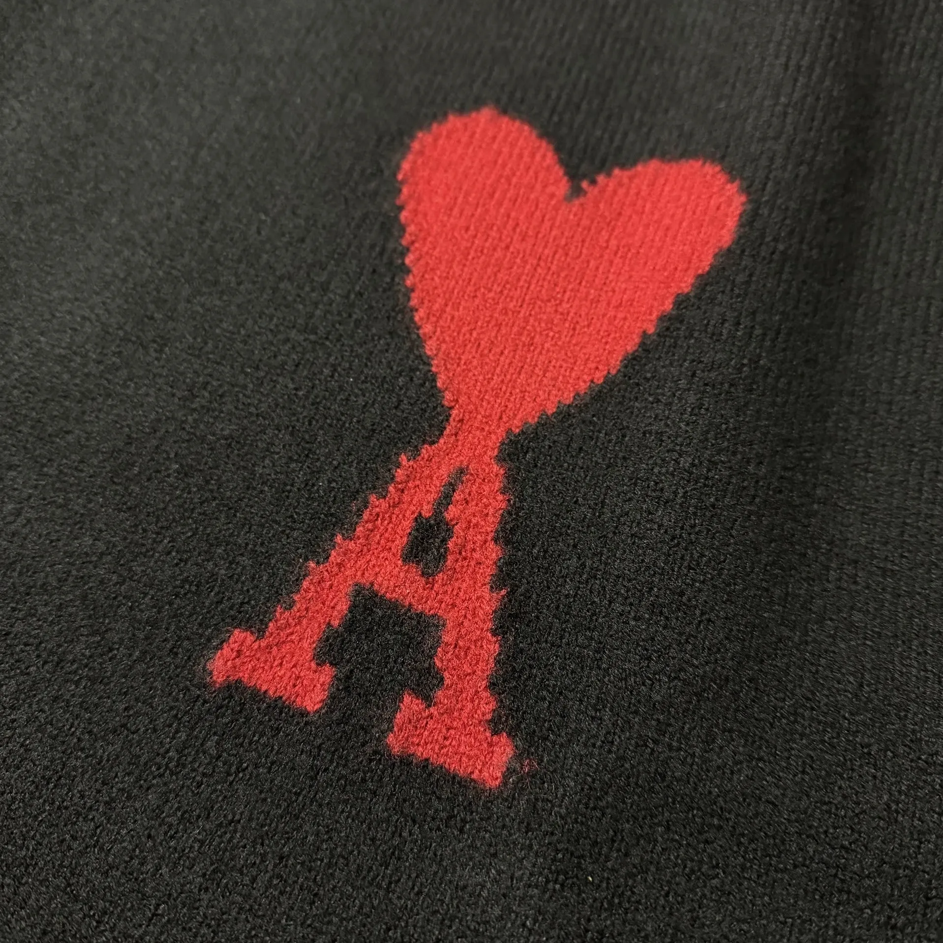 AMI PARIS  |Crew Neck Heart Unisex Wool Long Sleeves V-neck & Crew neck