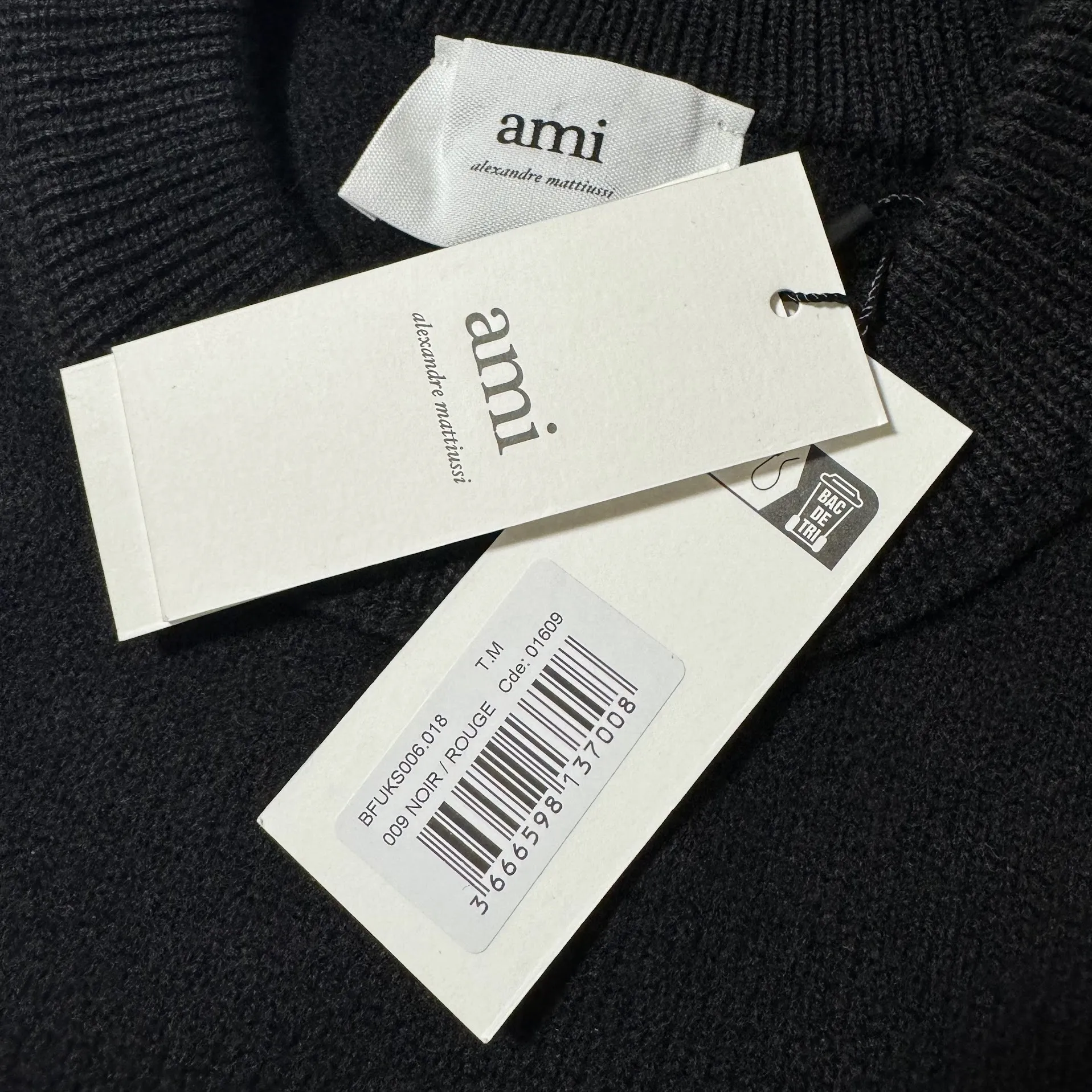 AMI PARIS  |Crew Neck Heart Unisex Wool Long Sleeves V-neck & Crew neck