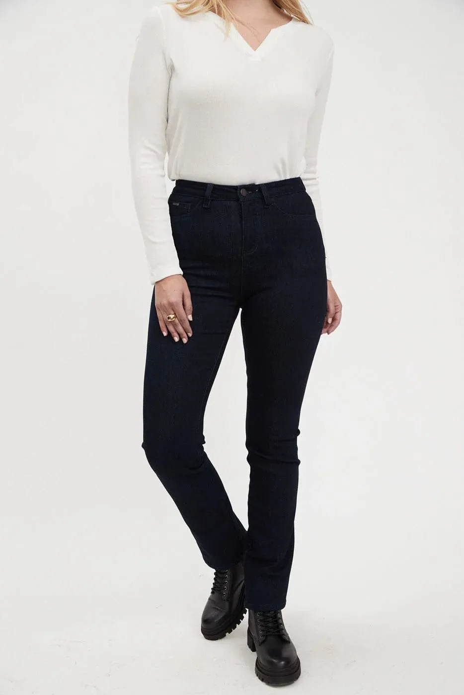 FDJ Suzanne Straight Leg Seamless Jean - 6739902