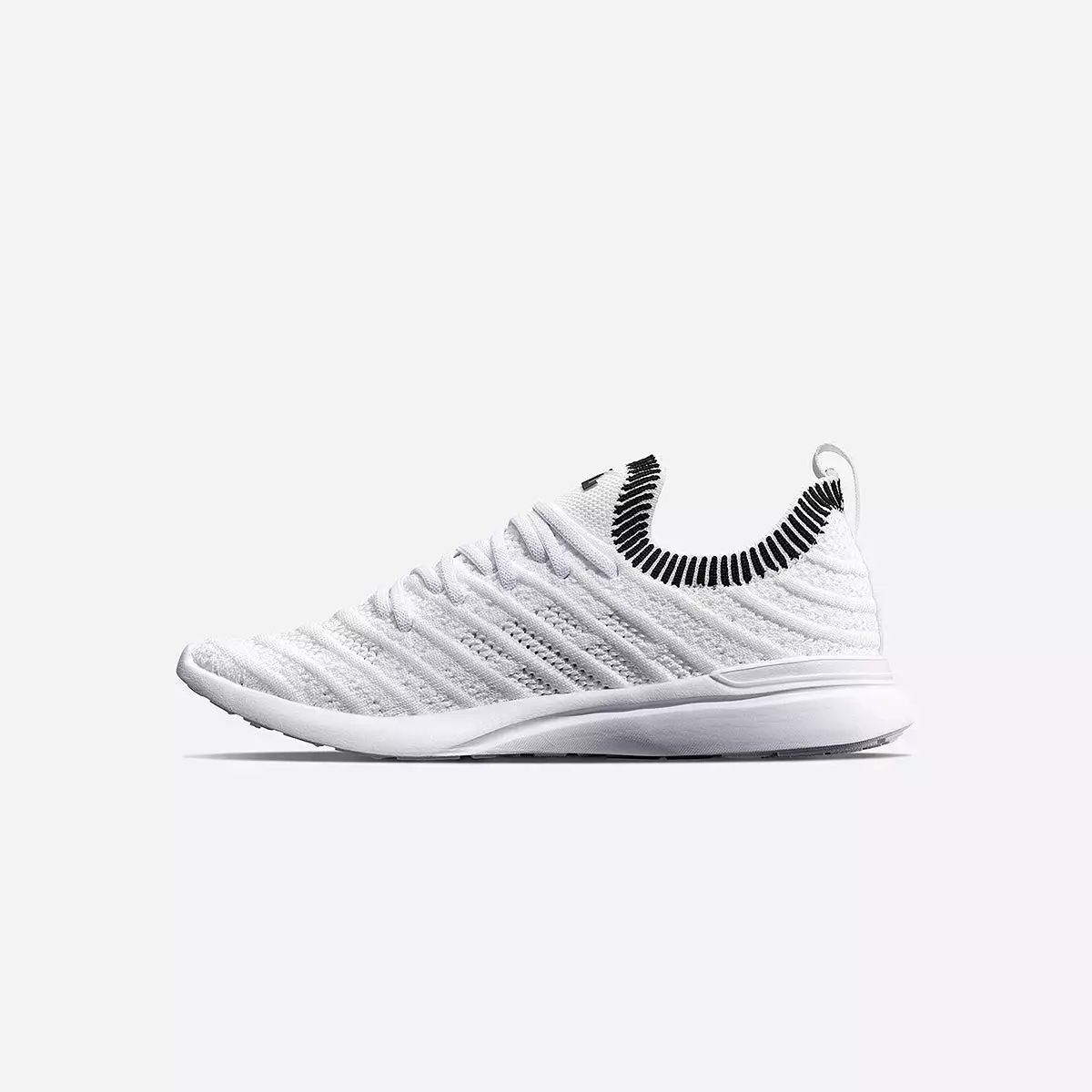 Youth's TechLoom Wave White / Black / Ribbed